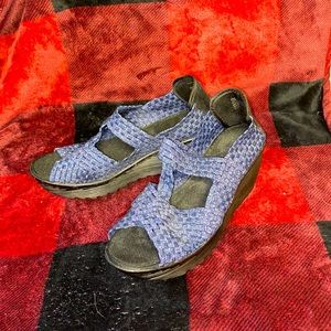 WhiteMt. Navy blue, comfortable wedges. Stretchy